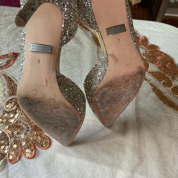 Badgley Mischka Silver Glitter Heels Timeless Elegance - Picture 6 of 6